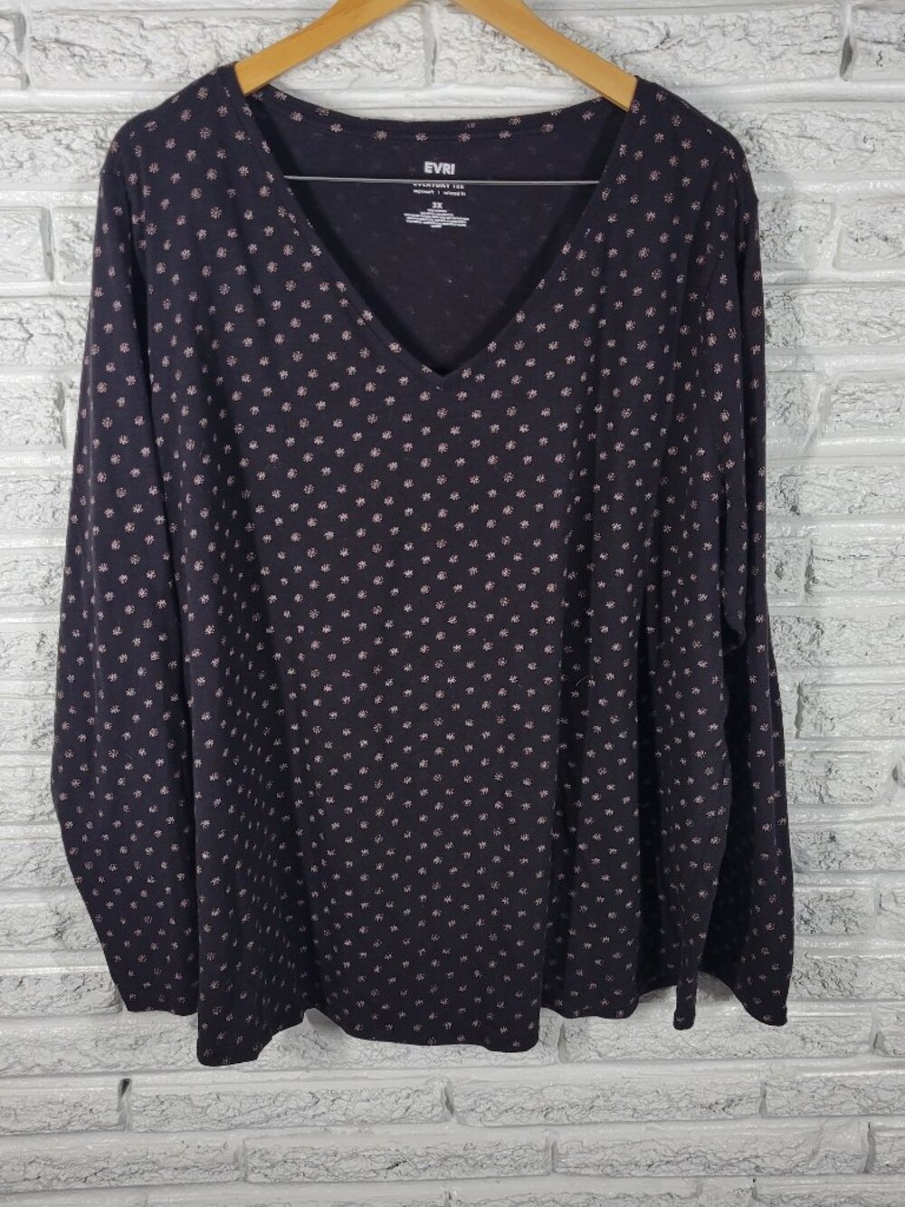 Evri Womens 3X Plus Black Pattern Long Sleeve V-Neck T-Shirt Top Cotton BLA118E